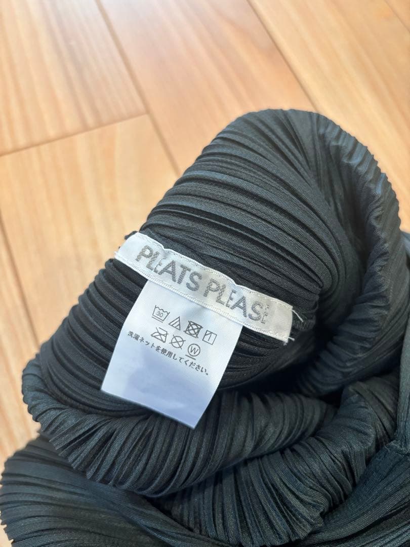 pleats pleaseノースリーブひざ丈ワンピース