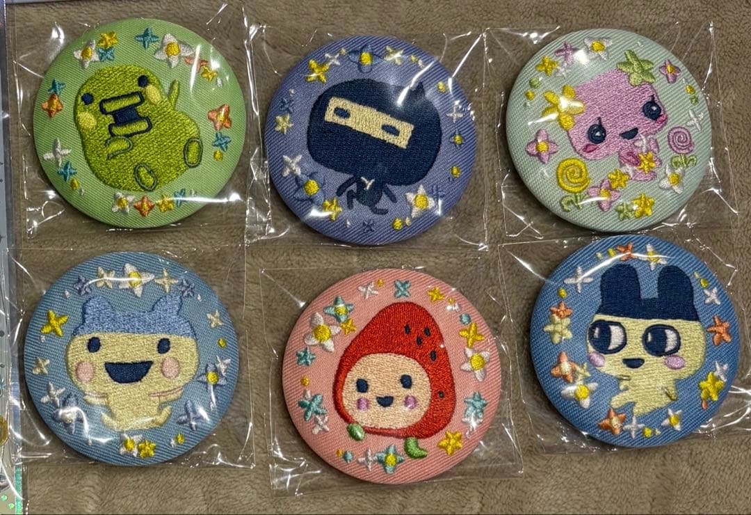 【新品正規品】ボンボンドロップシール　たまごっち刺繍缶バッチ　セット