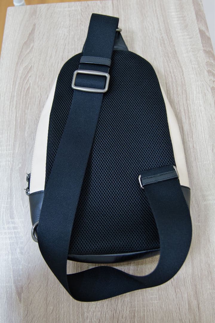 極美品　オフホワイトcoach コーチ　ボディバッグ　レザー　ナイロン　メンズ