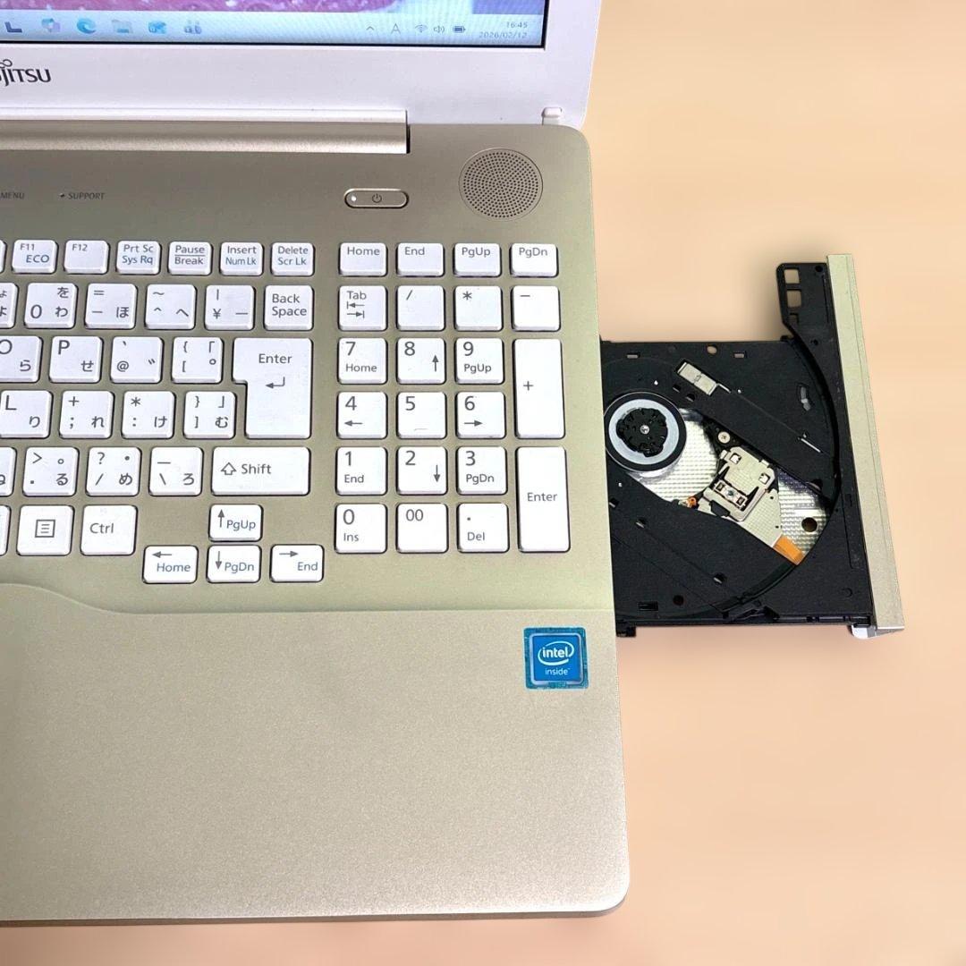 富士通 LIFEBOOK！大画面薄型ノートパソコンカメラ付Windows11