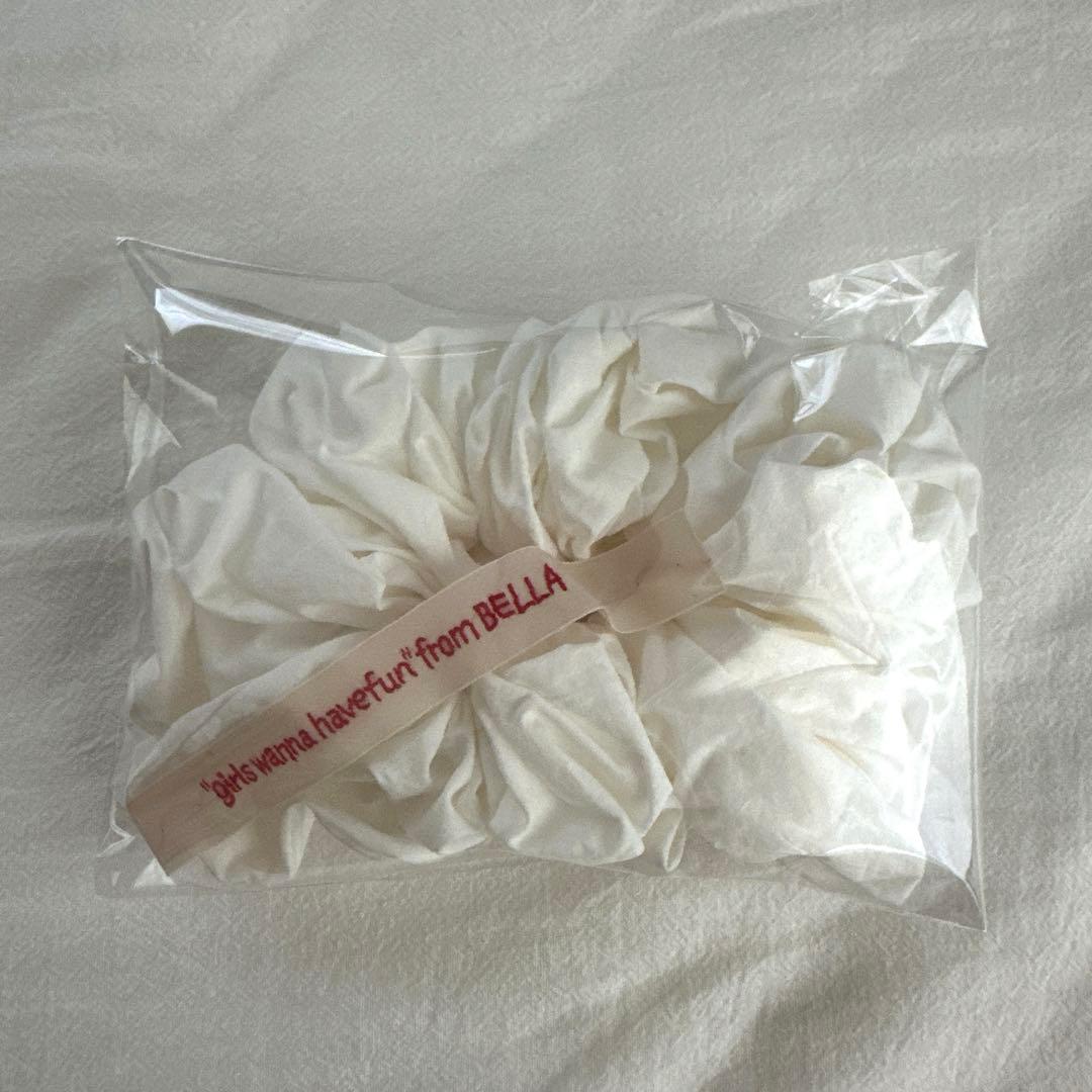 【美品✨】bella シュシュ ホワイトChouchou White