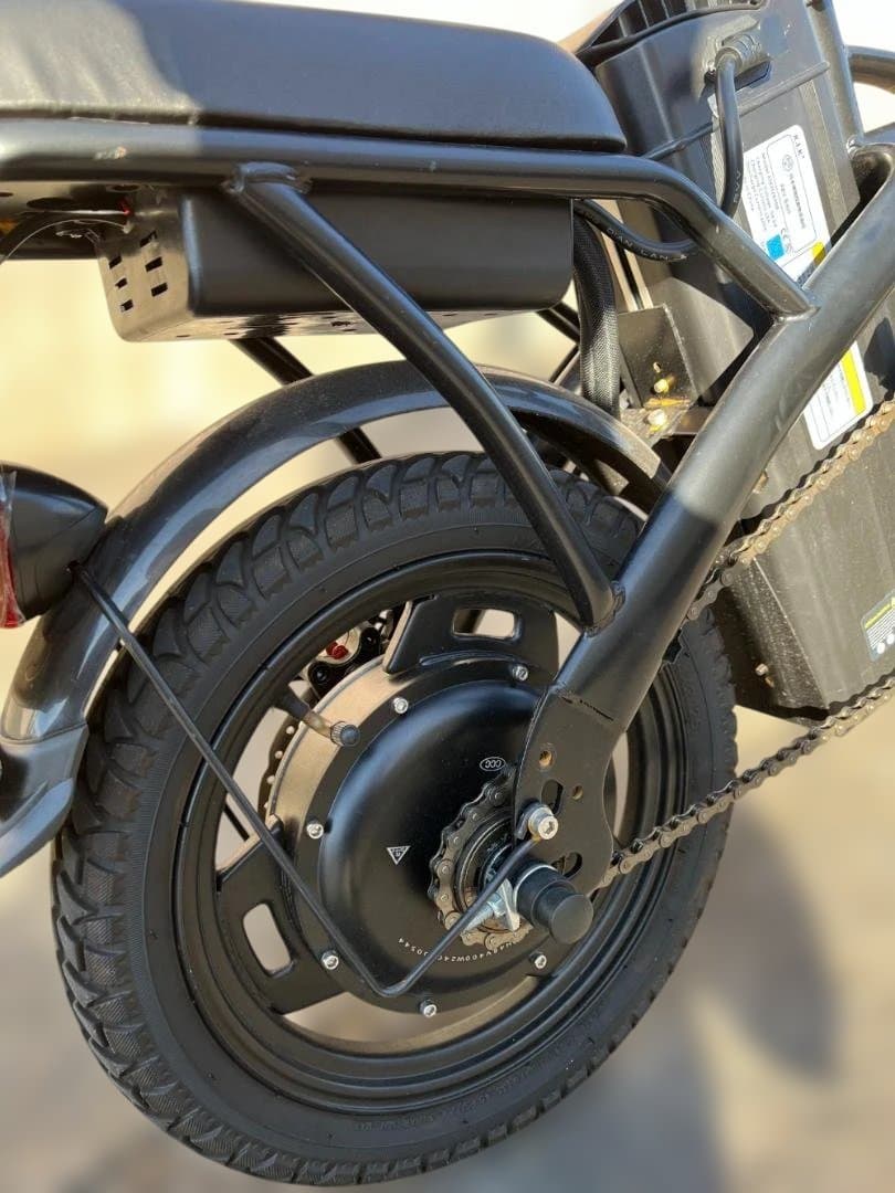 愛知県名古屋市発　折りたたみ機構付き電動アシスト自転車