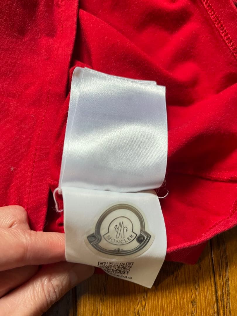 モンクレール　赤半袖Tシャツ　3A