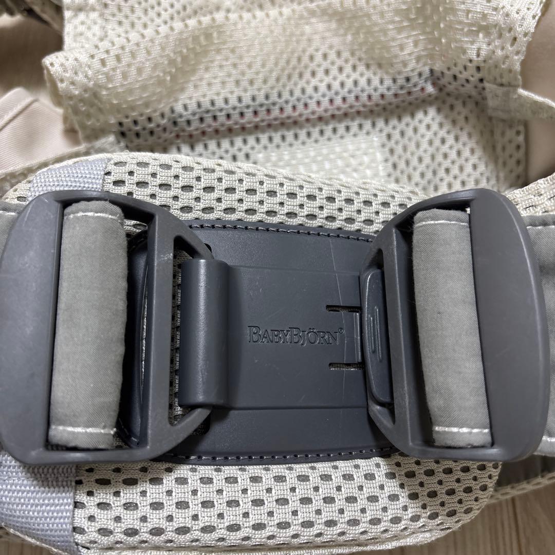 BABYBJORN ベビービョルン　ベビーキャリア　ハーモニー　オフホワイト