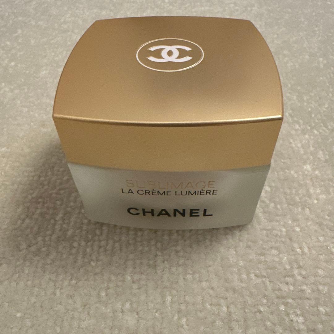 シャネル サブリマージュ ラ クレーム リュミエール