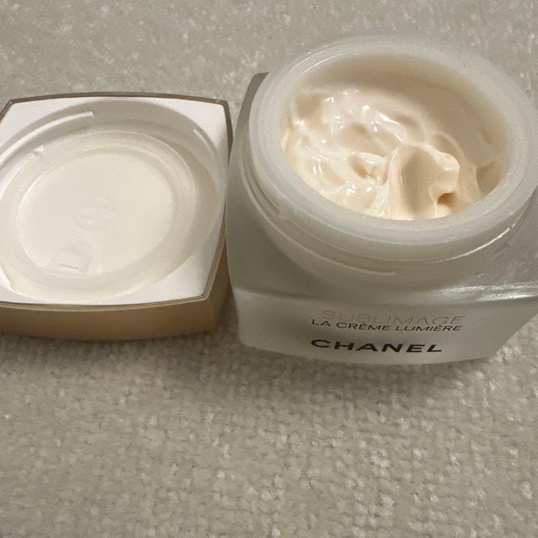 シャネル サブリマージュ ラ クレーム リュミエール