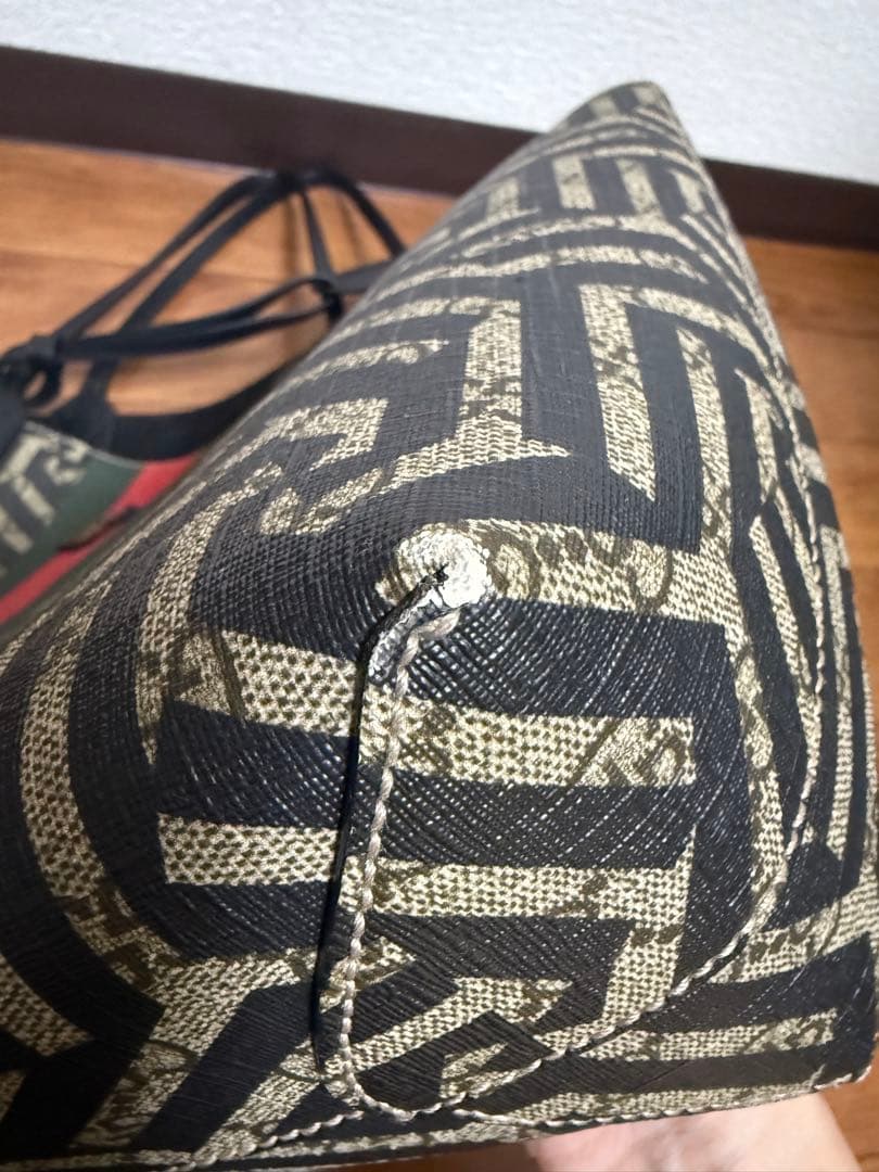 美品☆GUCCI☆幾何学模様 トートバッグ