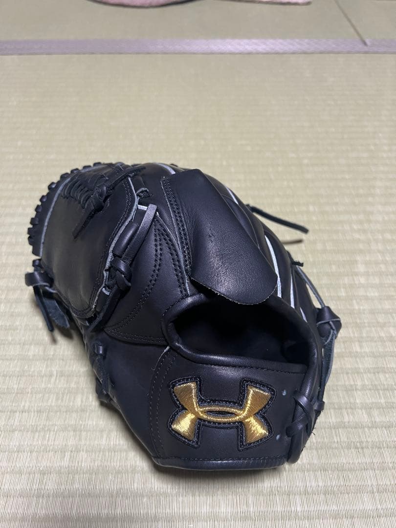 軟式左投げ アンダーアーマーグラブ