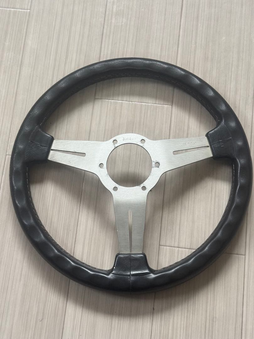 ナルディ ステアリング 330mm 33π