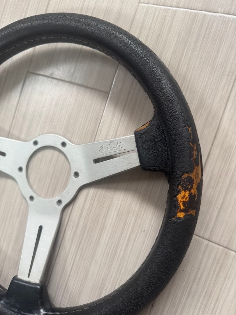 ナルディ ステアリング 330mm 33π