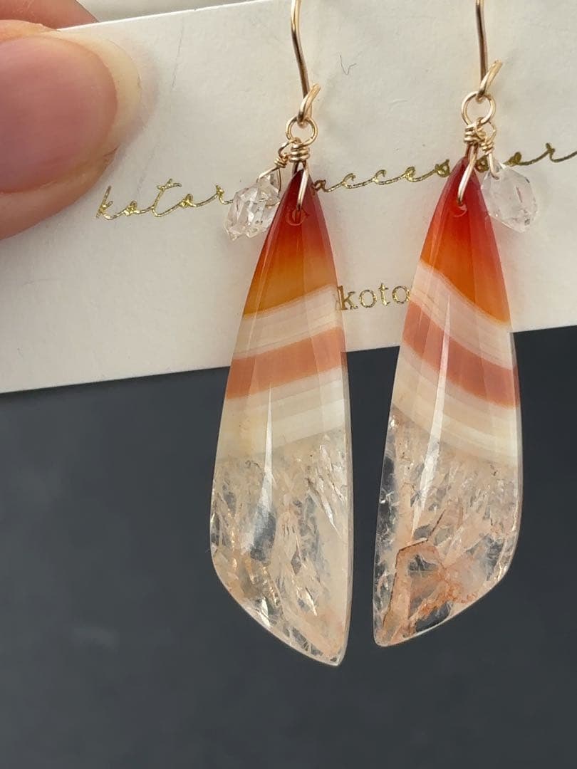 専用 ソーダライトカービングピアス R757