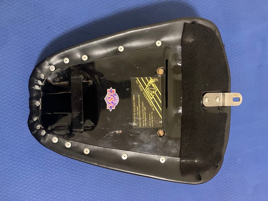 Le Pera ラペラ　ハーレー　スポーツスター　XLH ソロシート　シート