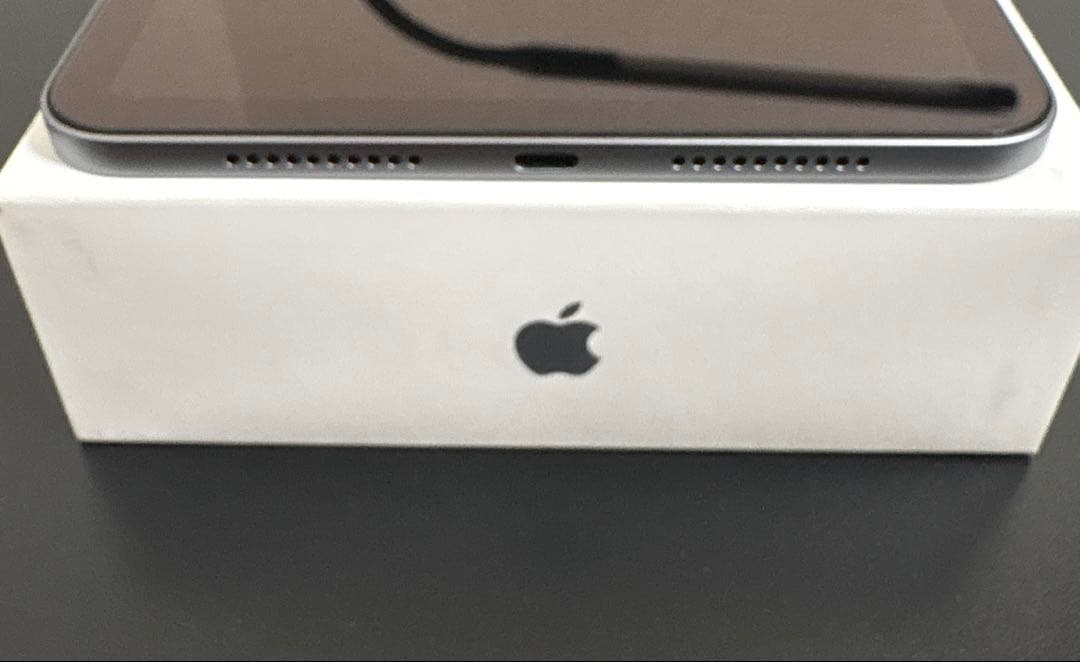 ほぼ未使用 iPad mini 第7世代 Wi-Fi 128GB スペースグレー