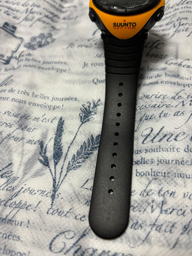 【良品】SUUNTO　スント　VECTOR　ベクター　電池交換済み　腕時計