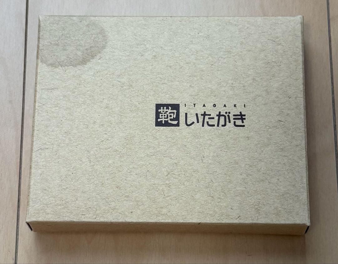 鞄いたがき プレイングドル入れ 大 ブラック ゴールドファスナー仕様