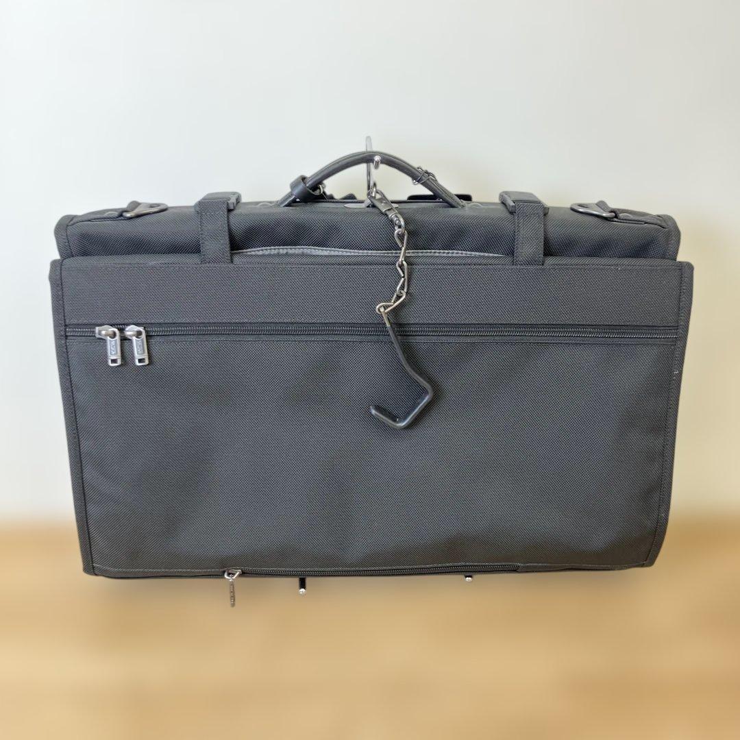 未使用タグ付き TUMI ガーメントバッグ ブラック