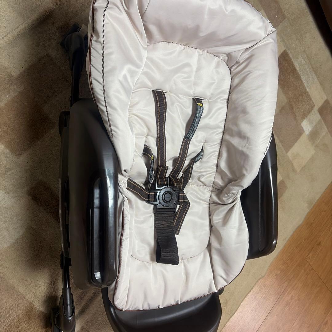 【美品】CombiネムリラAT BEDi 茶ベージュハイローチェアオートスイング