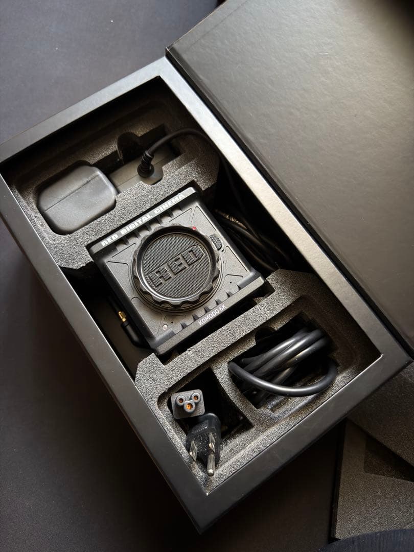 RED KOMODO 6K＋smallHD RED対応モニター付【即撮セット】