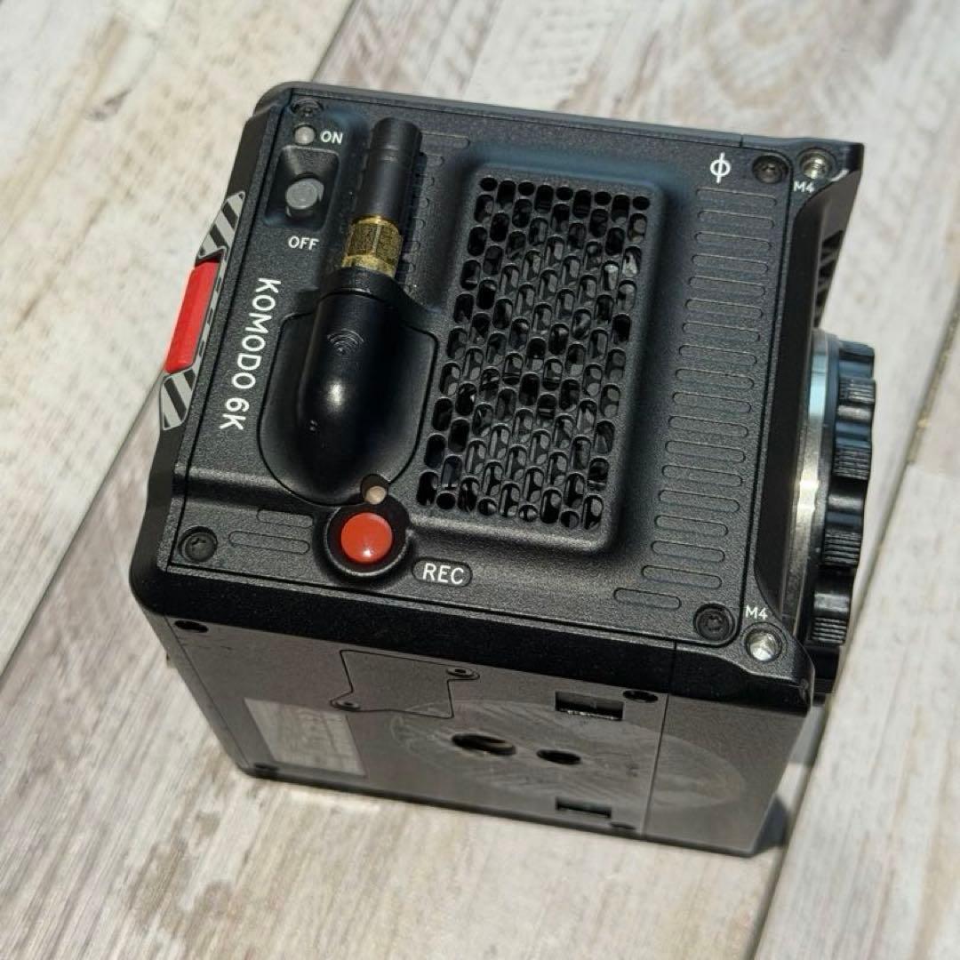 RED KOMODO 6K＋smallHD RED対応モニター付【即撮セット】