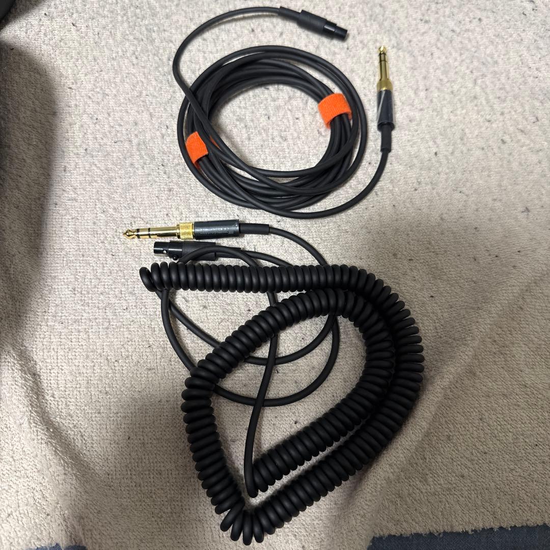 Teslaドライバー搭載密閉型モニターヘッドホン DT 1770 PRO