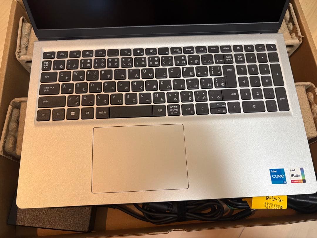 DELL 2023年モデル 512GB ほぼ未使用 ノートパソコン