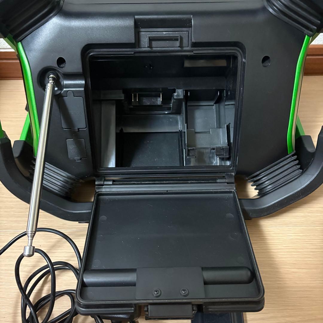 カスカス HITACHI コードレスラジオ付きテレビ UR 18DSML