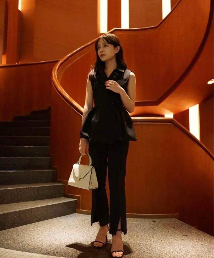 【新品タグ付き】LAUBEBLANC balloon peplum tops