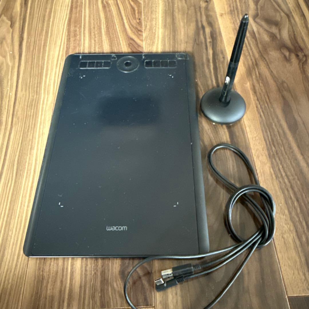 液タブ・ペンタブ Wacom intuos pro