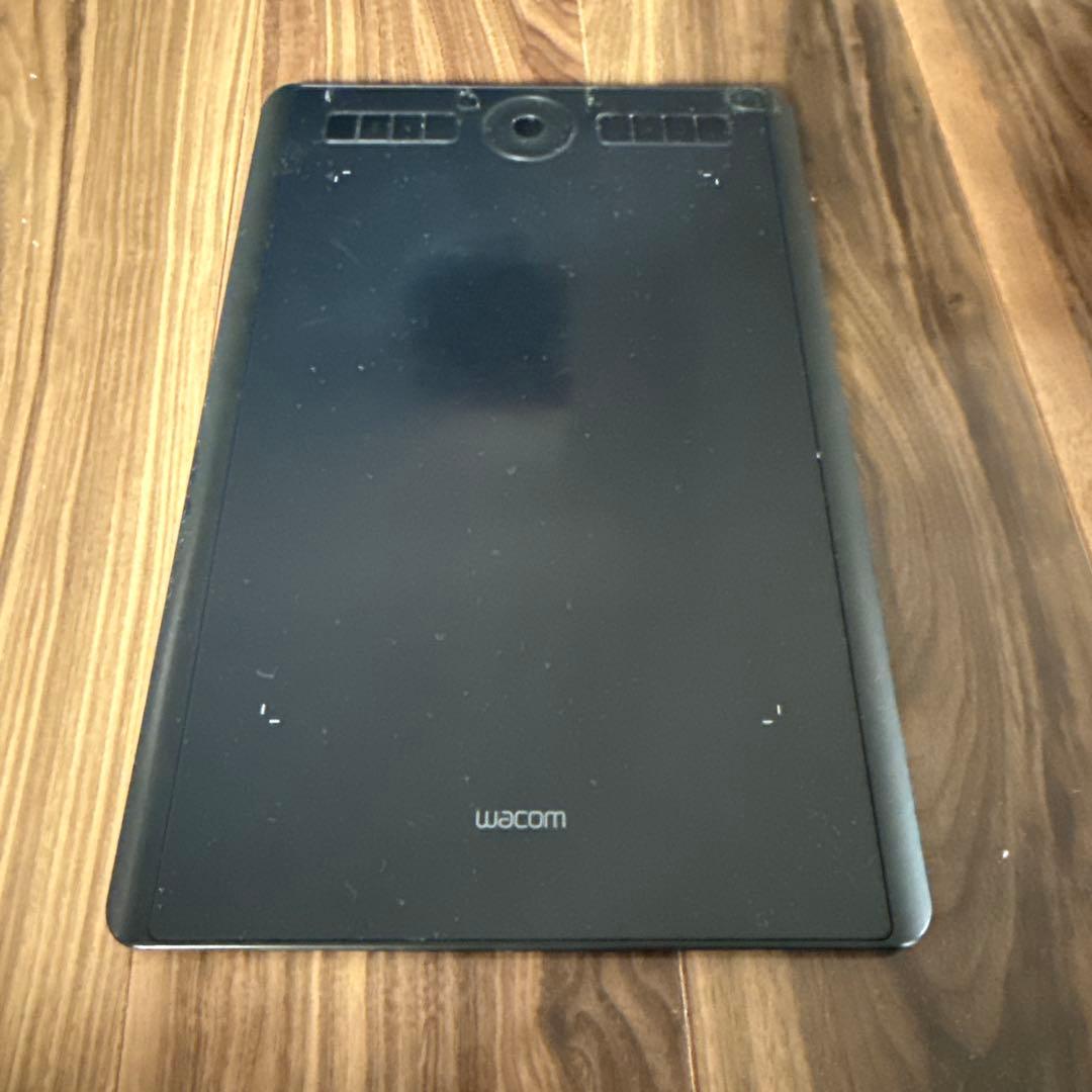 液タブ・ペンタブ Wacom intuos pro