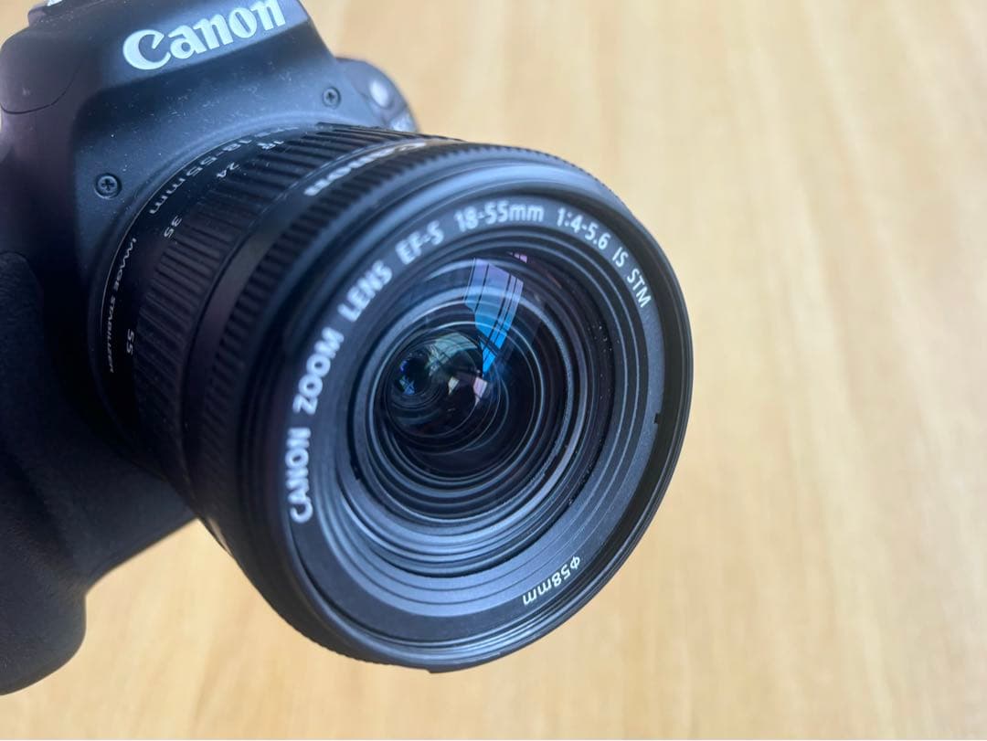 Canon EOS Kiss X9 デジタル一眼レフカメラ EF-S 18-55