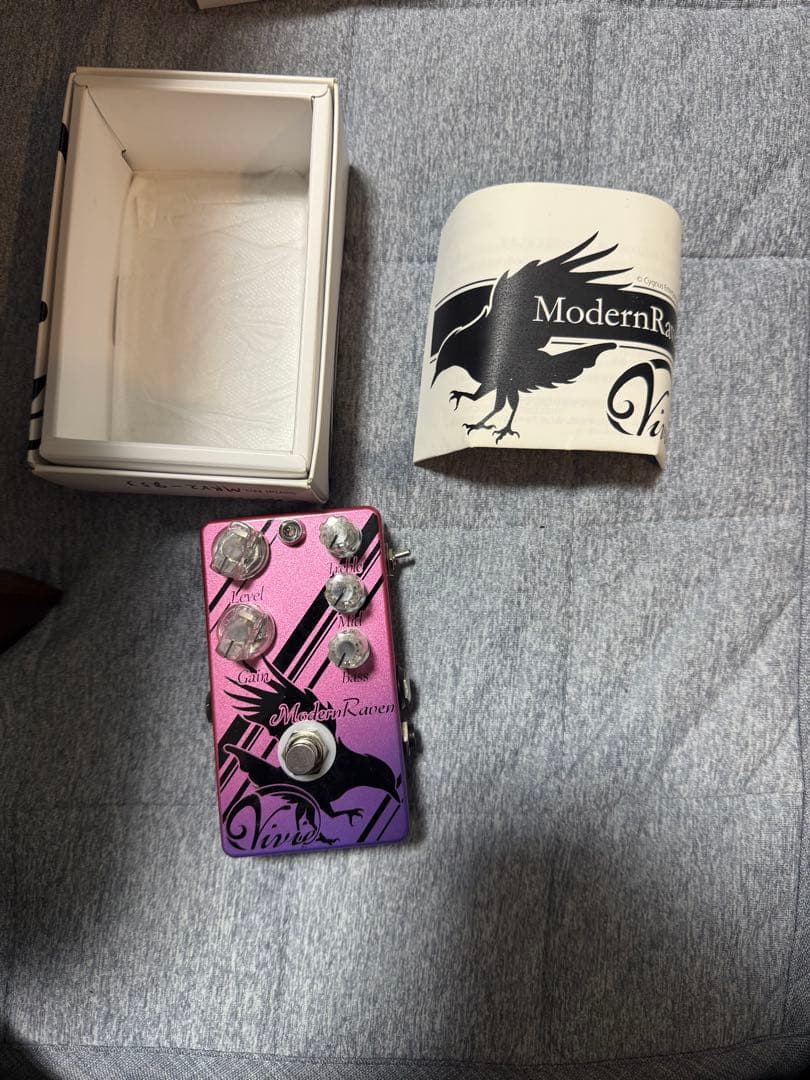 Vivie Modern Raven ギターエフェクター