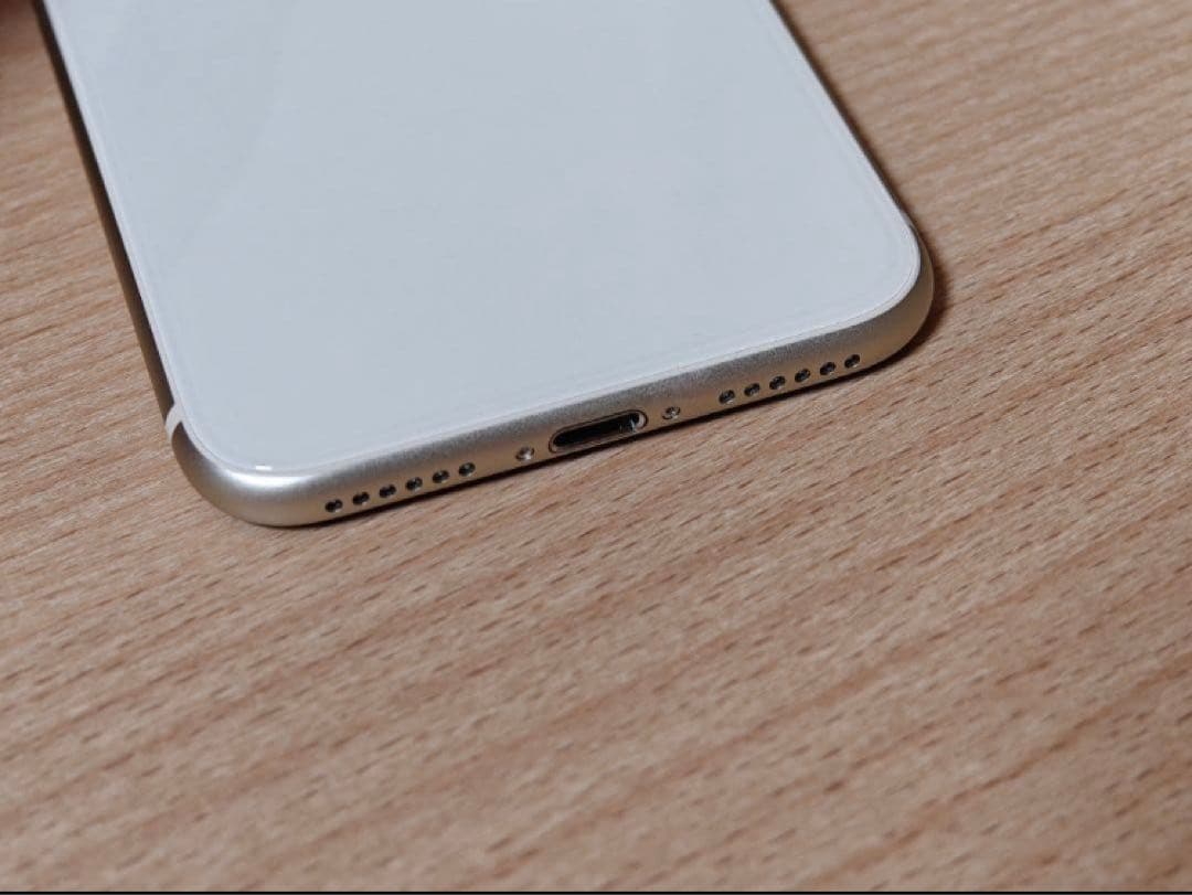 US版 iPhone se 第3世代 256GB バッテリー100%