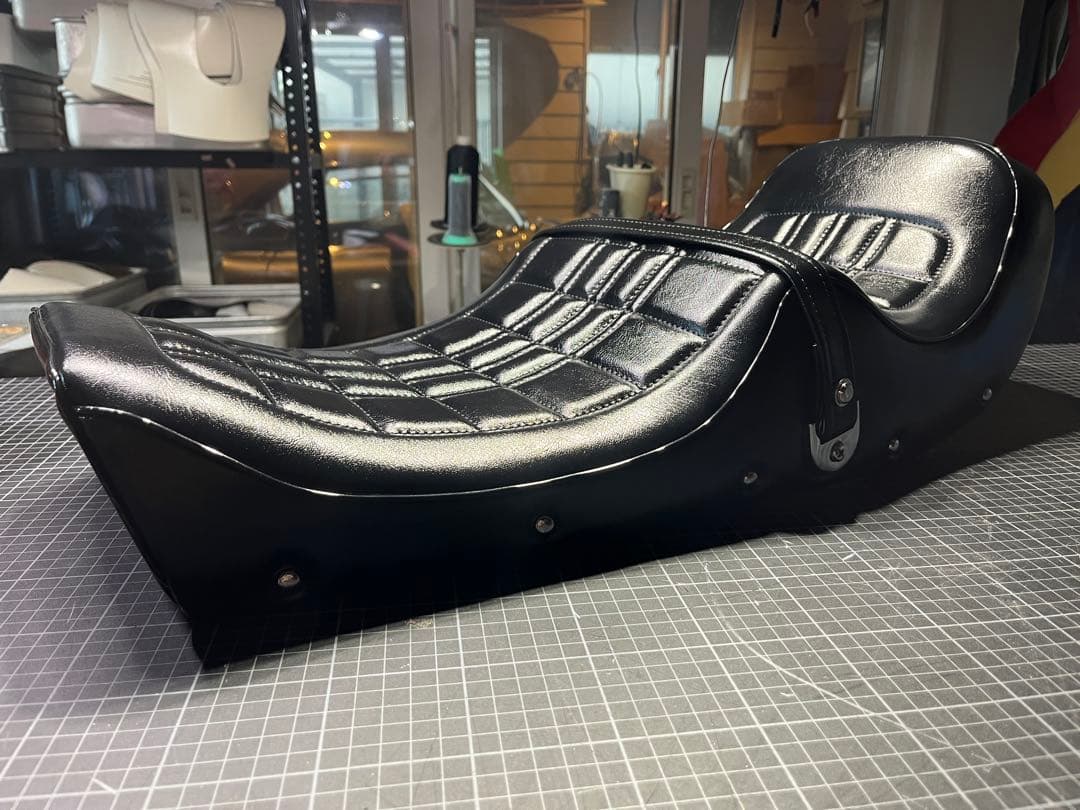 送料無料Z400FX黒艶ダブルアンコ抜きシート刺繍BEET