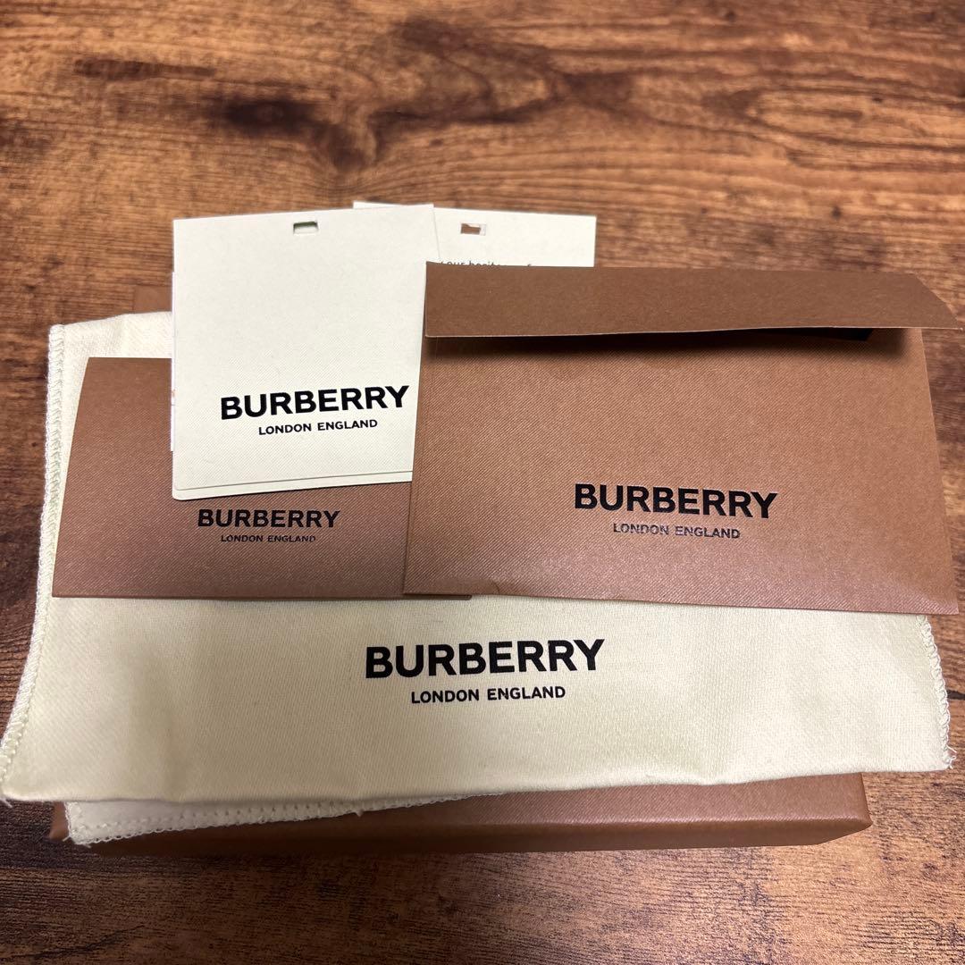 BURBERRY ブラック レザー ケース