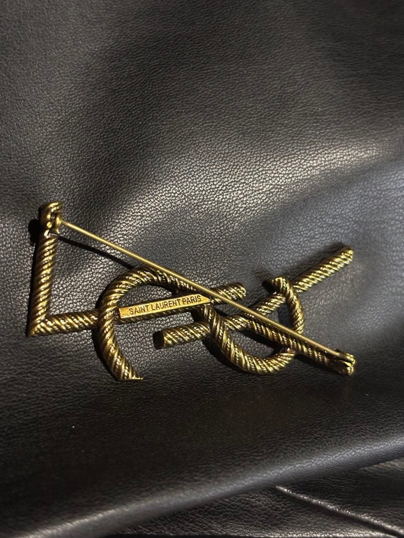 Saint Laurent ゴールドブローチ YSLロゴ