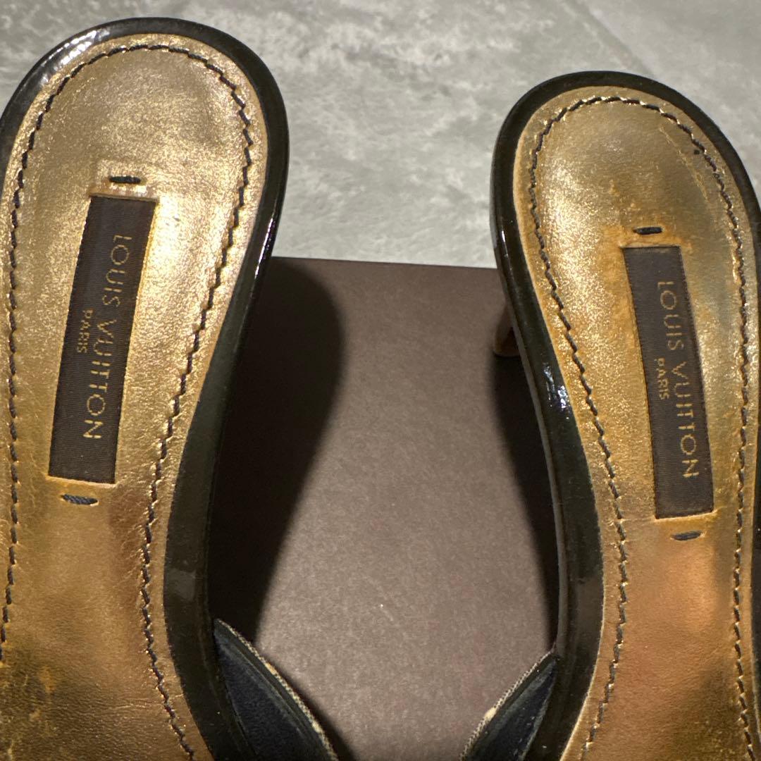 LOUIS VUITTON クロスストラップサンダル