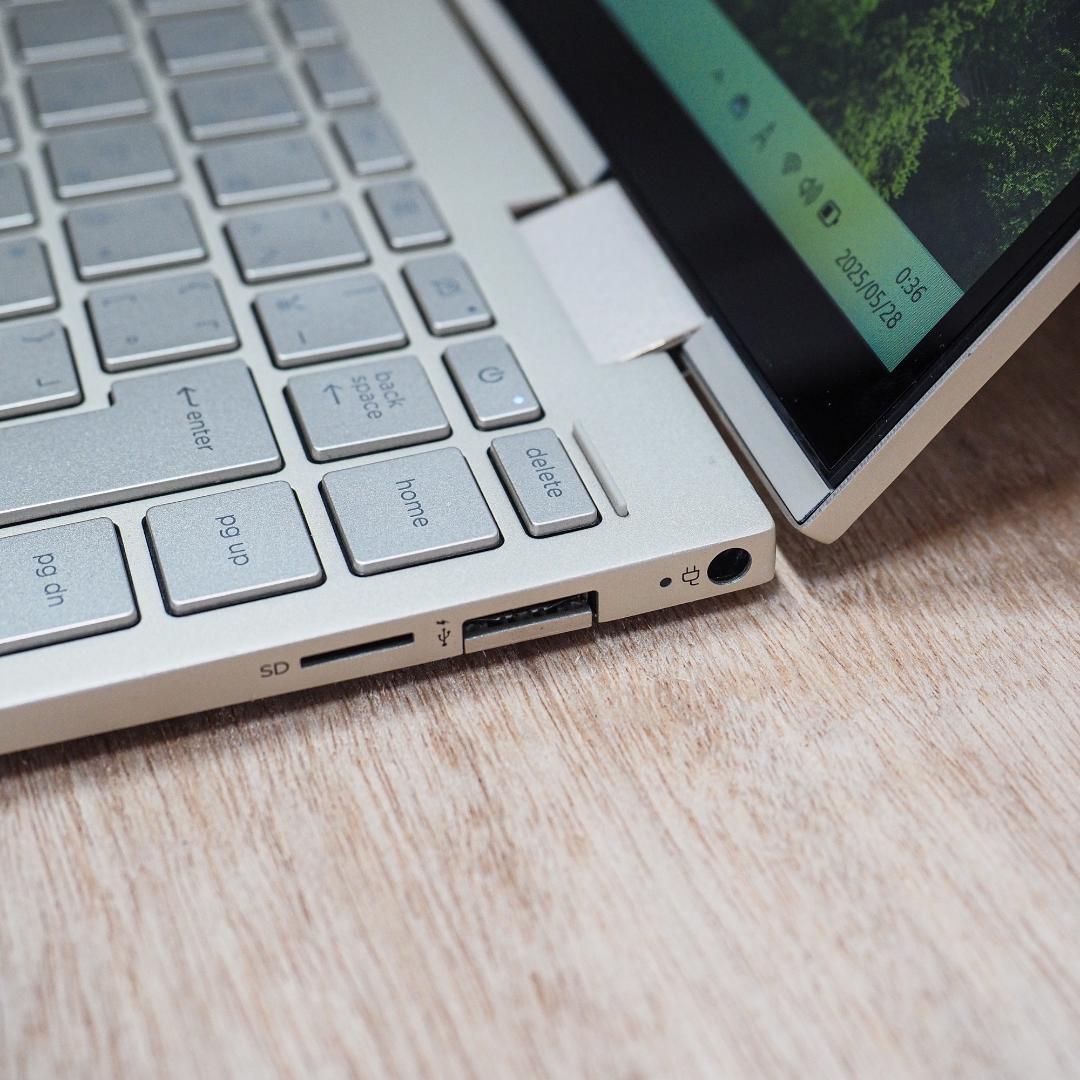 HP Envy 13、16GBメモリ、i7-1165G7、512GB SSD