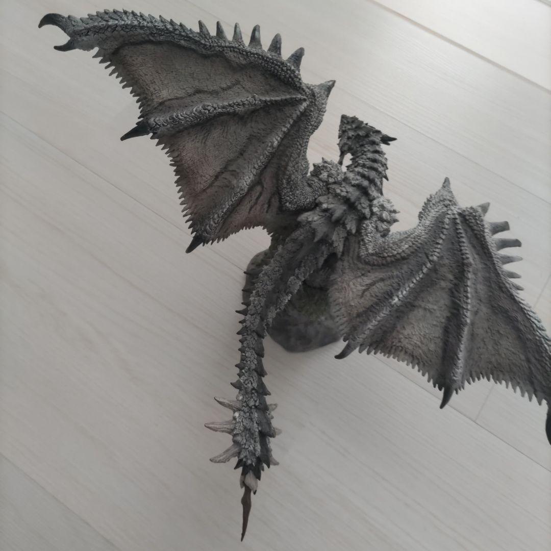 クリエイターズモデル リオレウス 希少種　モンスターハンター　銀【おまけ付き】