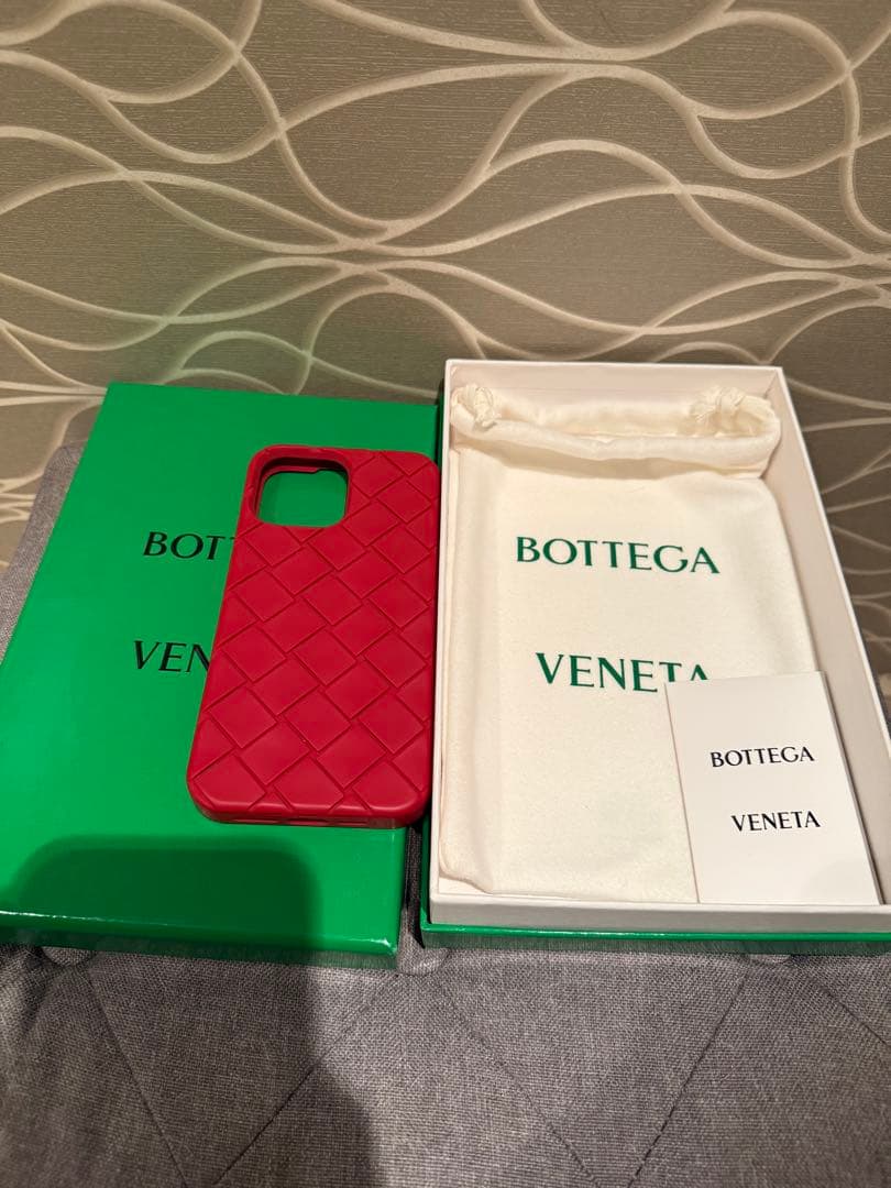 BOTTEGA VENETA レッド iPhone13 Pro Maxケース
