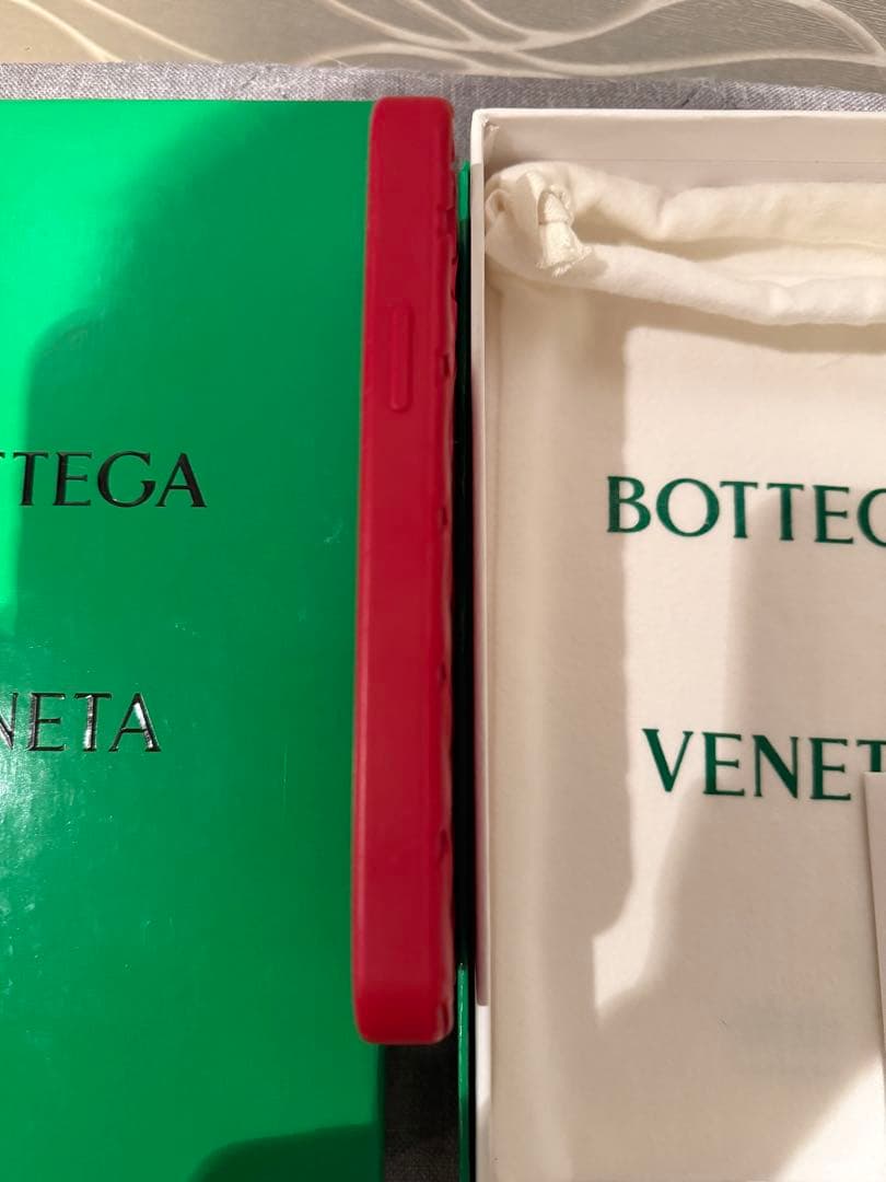 BOTTEGA VENETA レッド iPhone13 Pro Maxケース