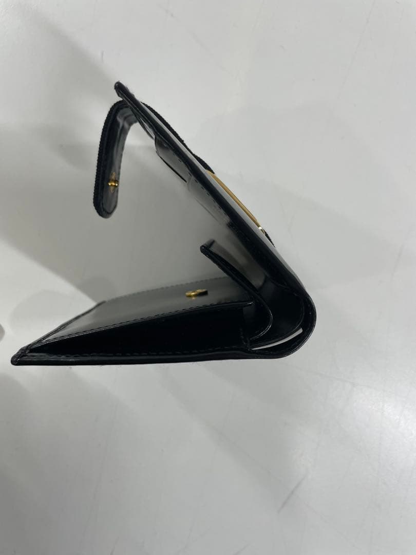 サルバトーレフェラガモ 本革 二つ折り財布 未使用品