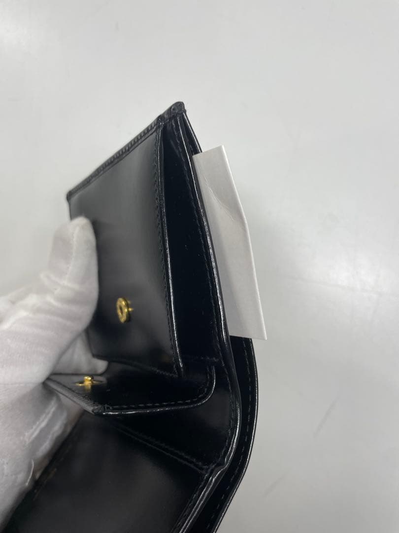 サルバトーレフェラガモ 本革 二つ折り財布 未使用品