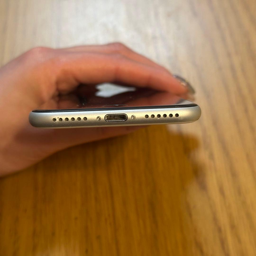 iPhone SE (第2世代) 64GB ホワイト SIMフリー　本体