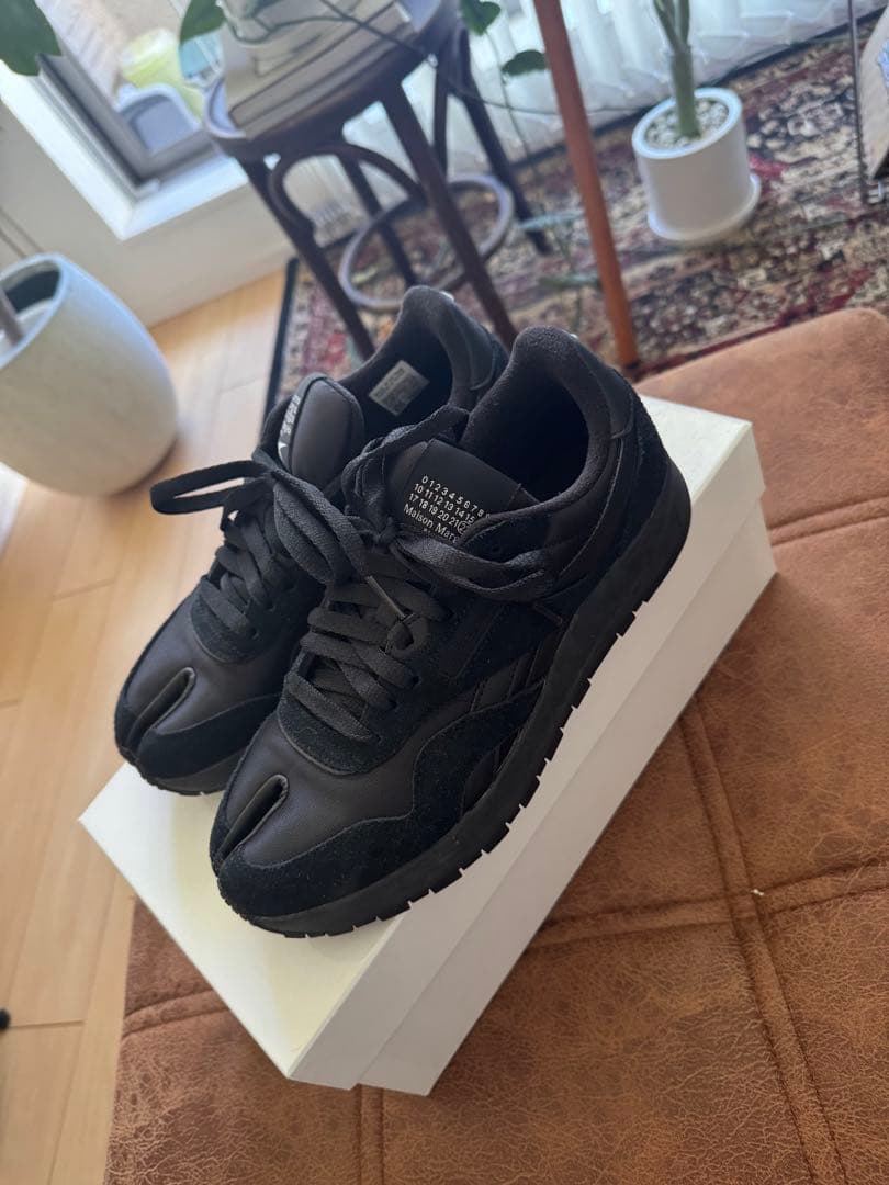 マルジェラ　リーボック　足袋スニーカー