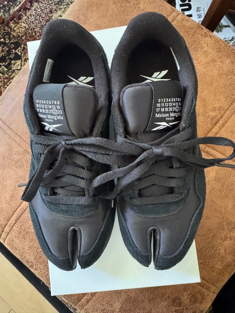 マルジェラ　リーボック　足袋スニーカー