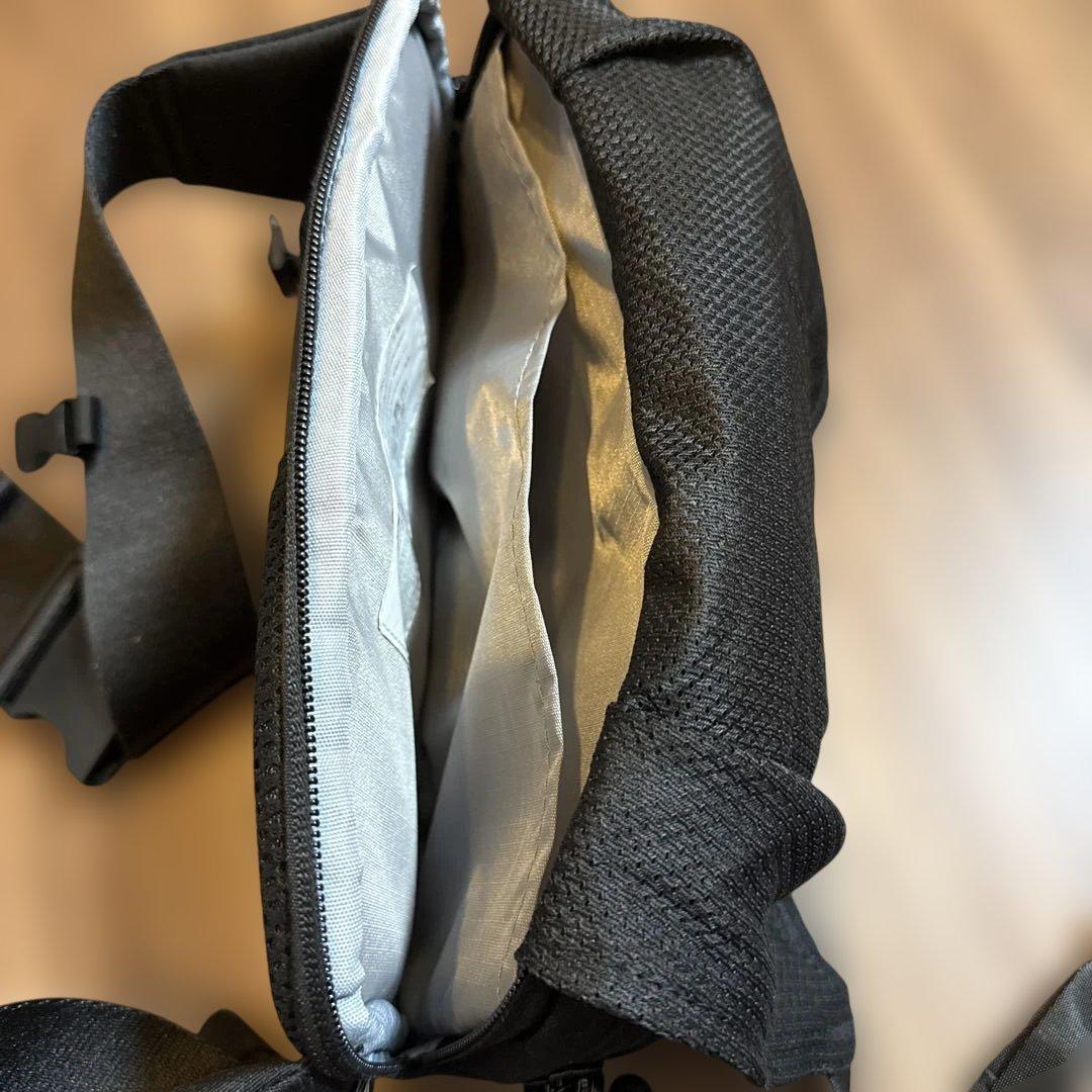 【美品】POMULU ポムル 2WAYヒップシート ショルダーバッグ ブラック