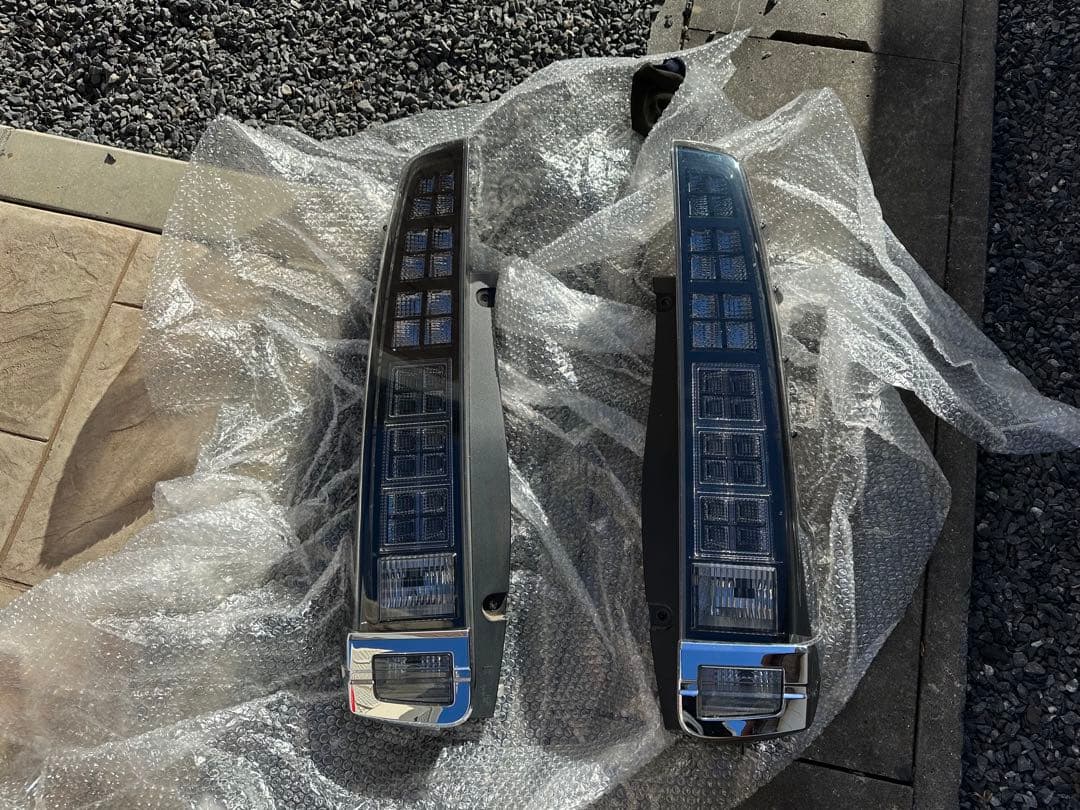 y*e様 80ヴォクシー 前期 テールランプ