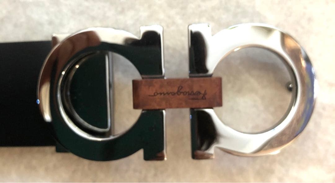 【値下げ中】フェラガモ　メンズベルト（新品）