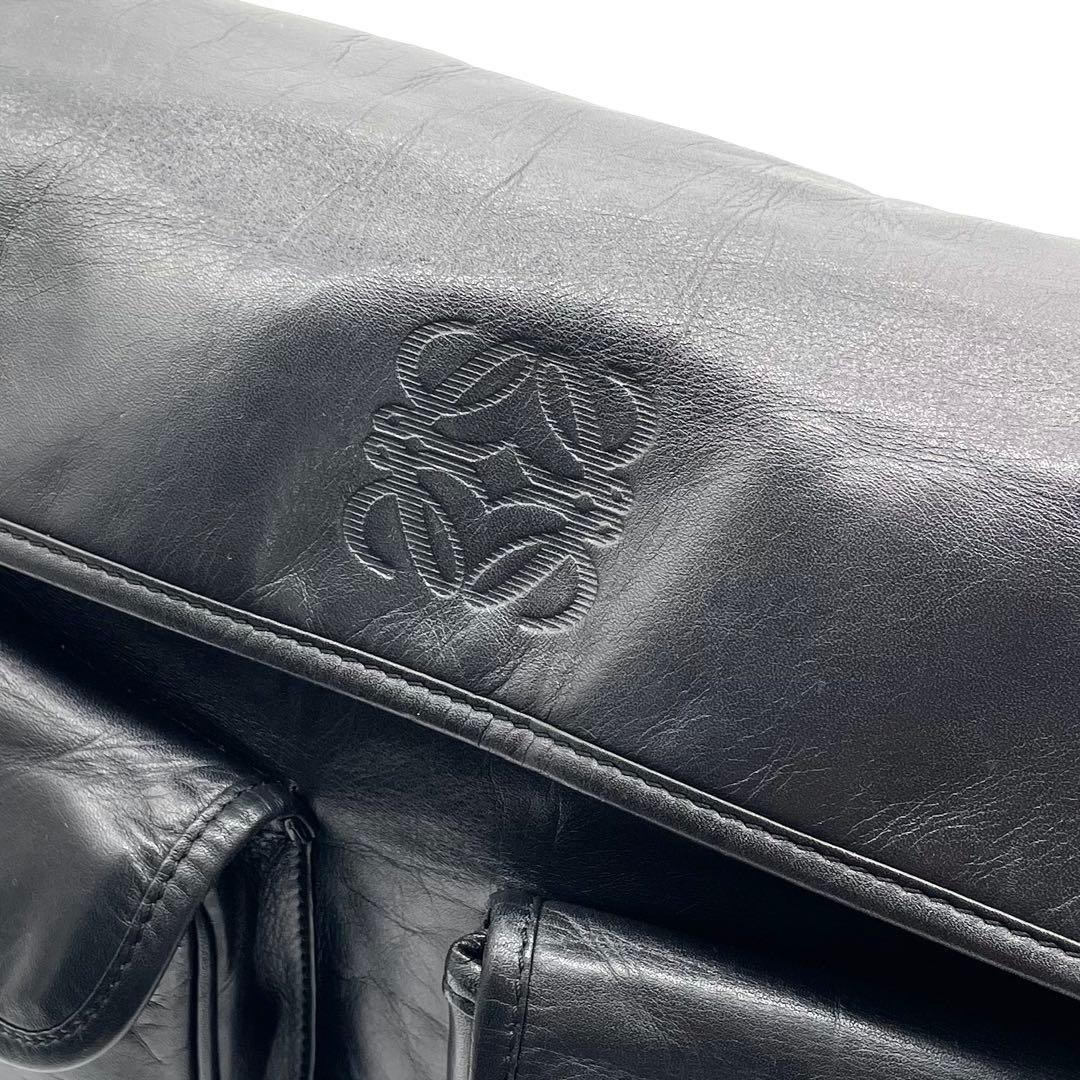 【極美品】ロエベ メッセンジャーバッグ アナグラム ナッパレザー 斜め掛け 黒