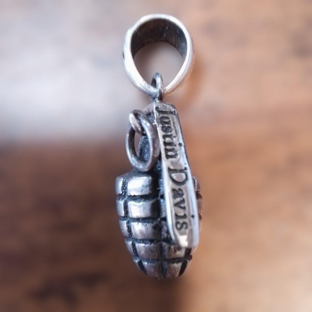 ジャスティンデイビス 手榴弾型ペンダント